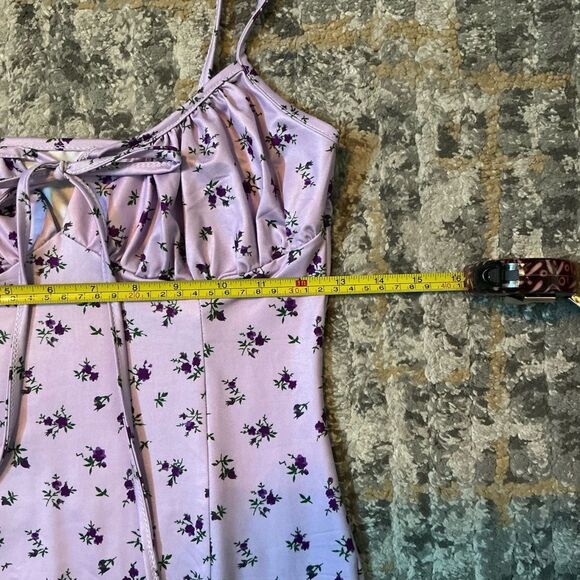 BUNDLE OF LAVENDER/FLORAL MIDI DRESS, SIZE L AND JUICY COUTURE CROSSBODY PURSE! - Picture 5 of 9